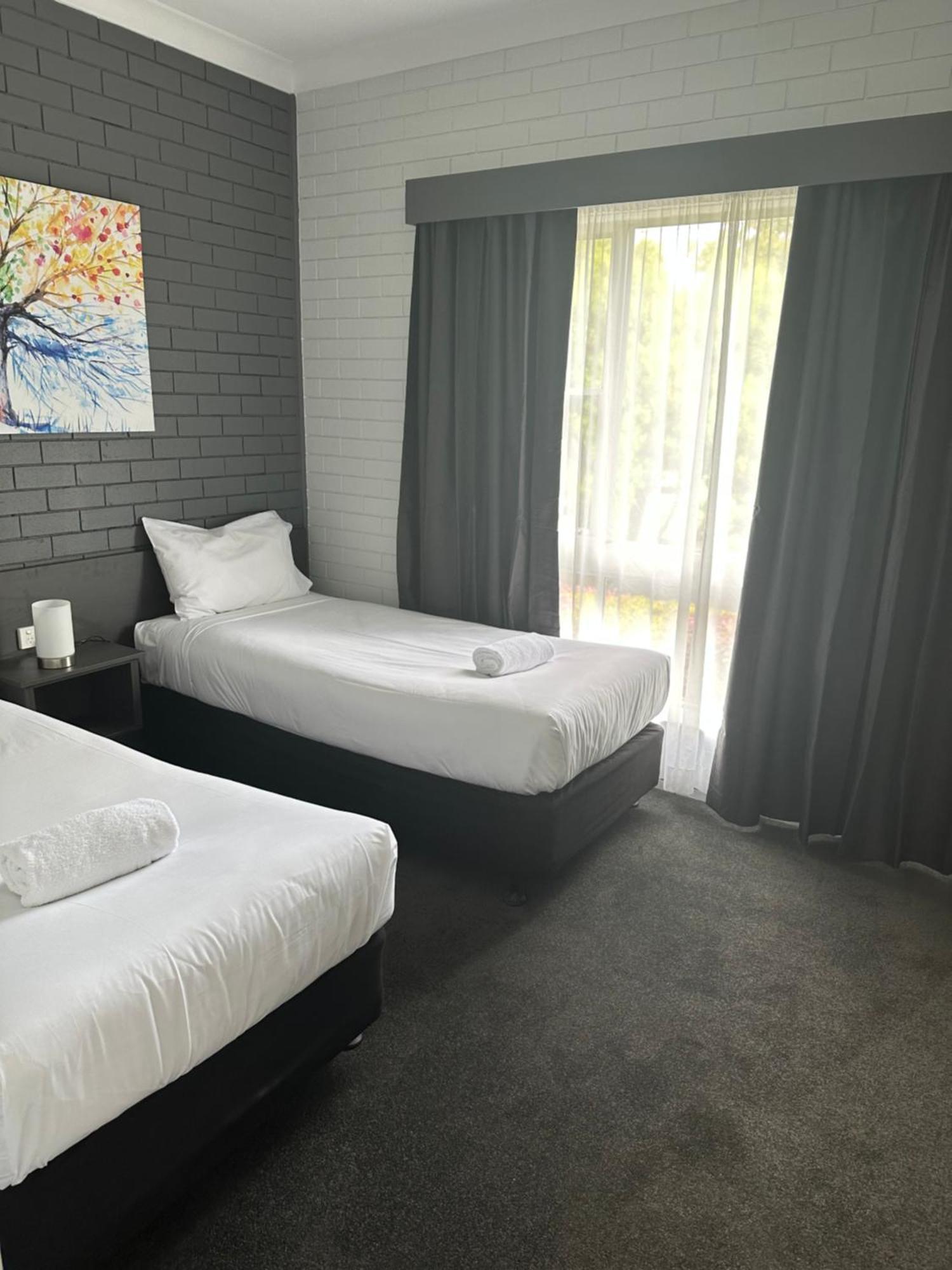Blue Violet Motor Inn 투움바 외부 사진