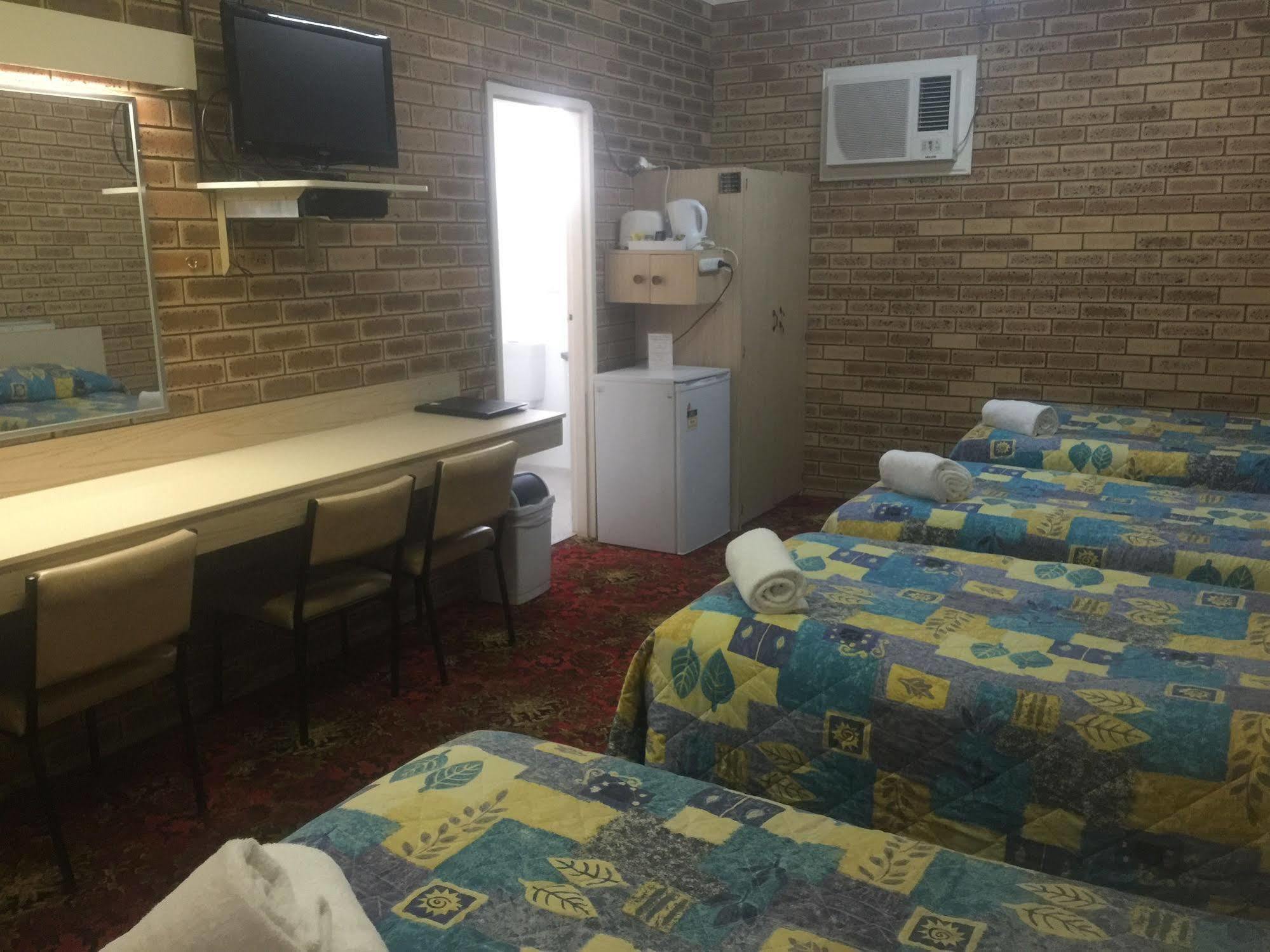 Blue Violet Motor Inn 투움바 외부 사진